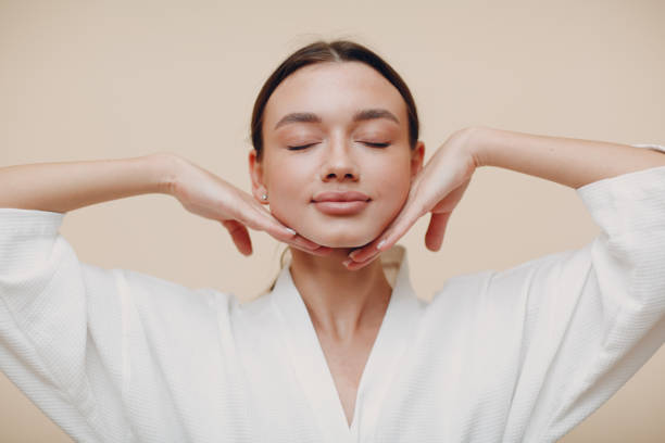 Lire la suite à propos de l’article Quels sont les tips anti-brillance pour les peaux grasses ?